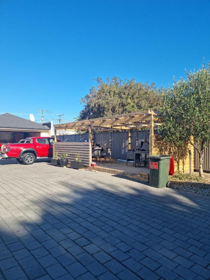The Mews Oamaru Motel Екстериор снимка