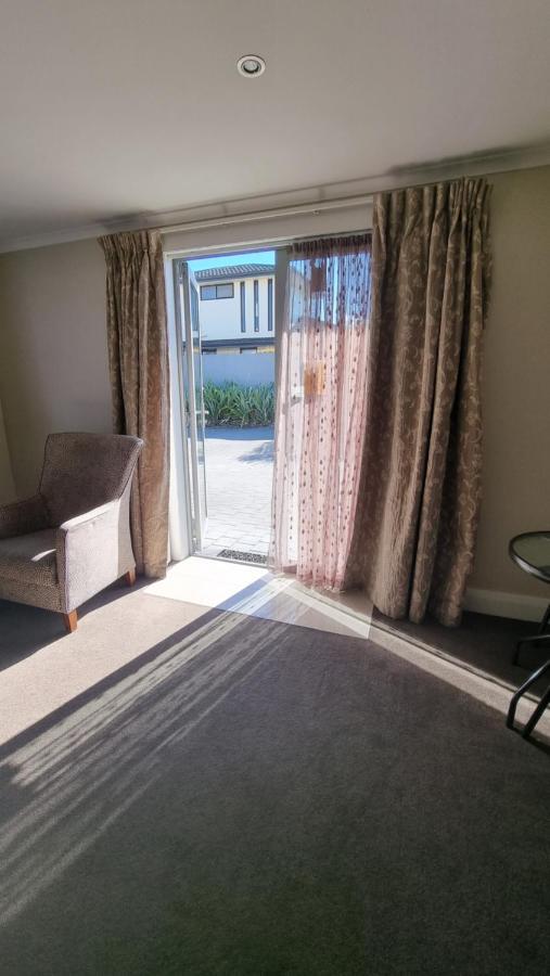 The Mews Oamaru Motel Екстериор снимка