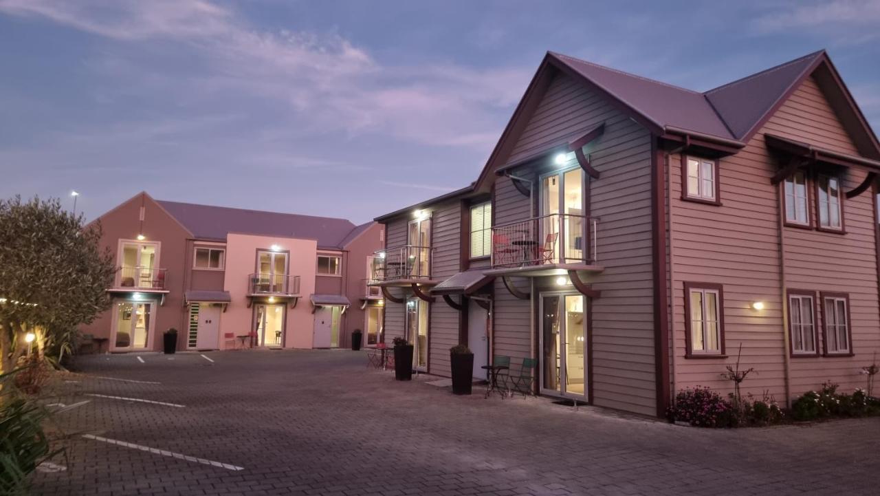 The Mews Oamaru Motel Екстериор снимка
