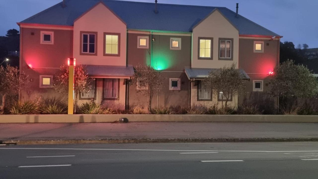 The Mews Oamaru Motel Екстериор снимка