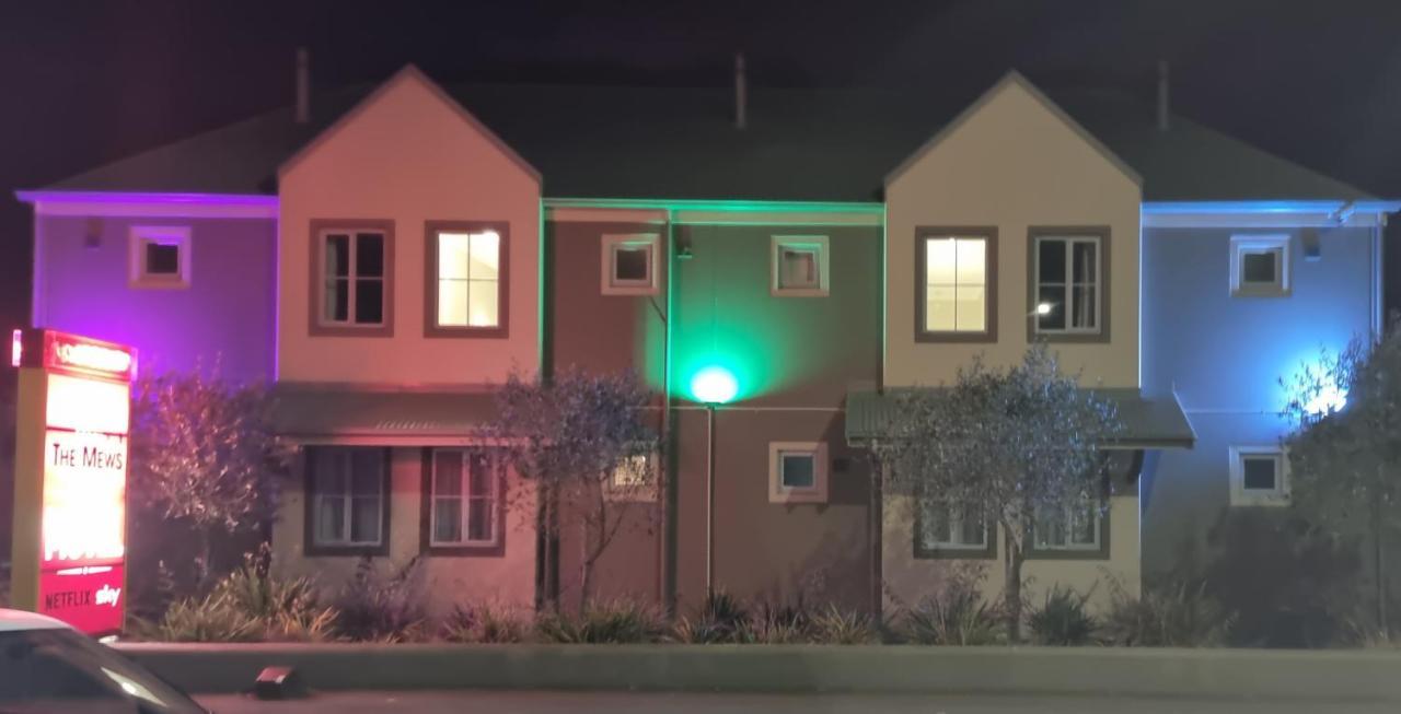 The Mews Oamaru Motel Екстериор снимка